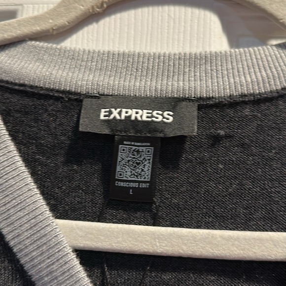 NWT! Express Men’s Merino Wool Gray Colorblock Crew Sweater L - Picture 3 of 8